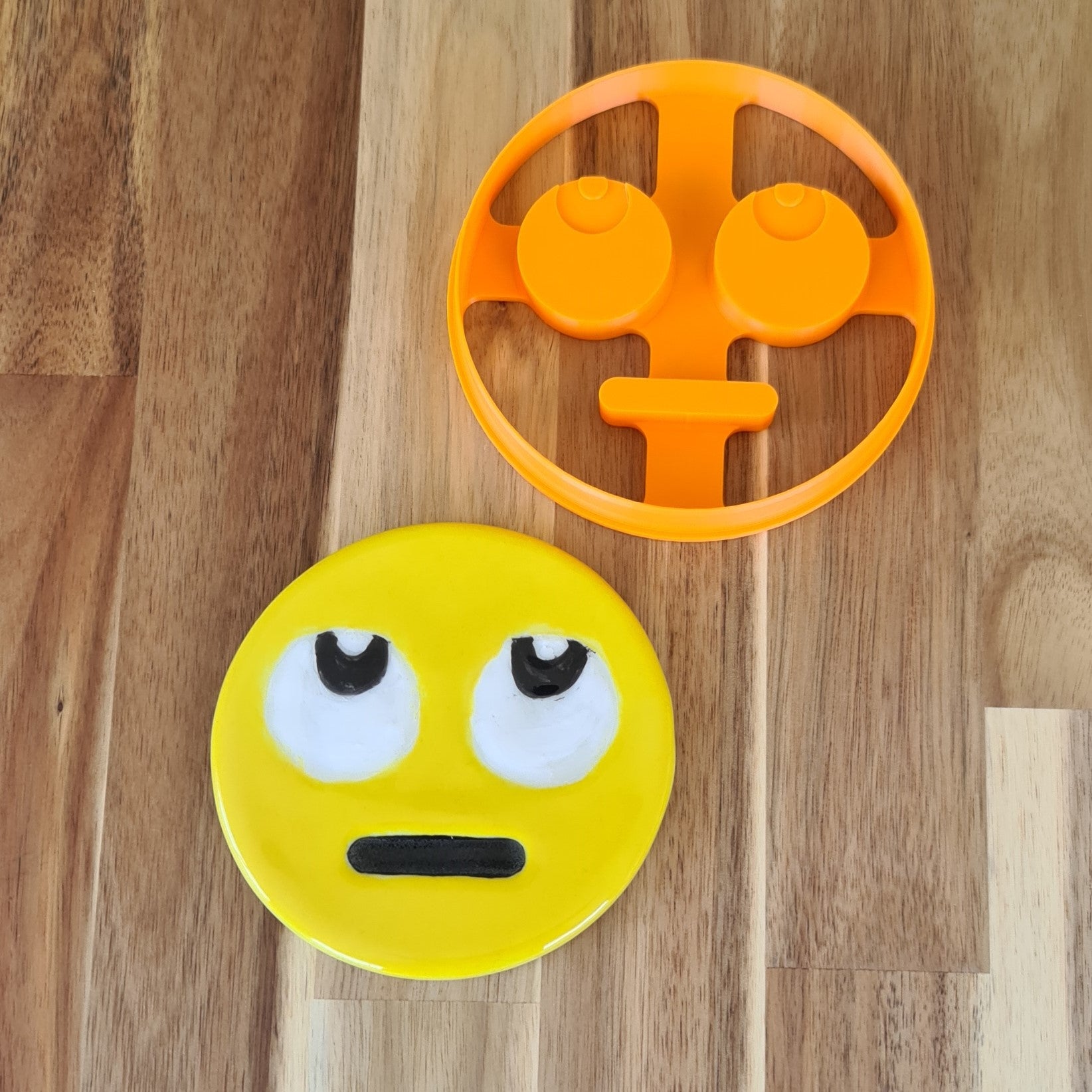 Emoji cutter (look up)