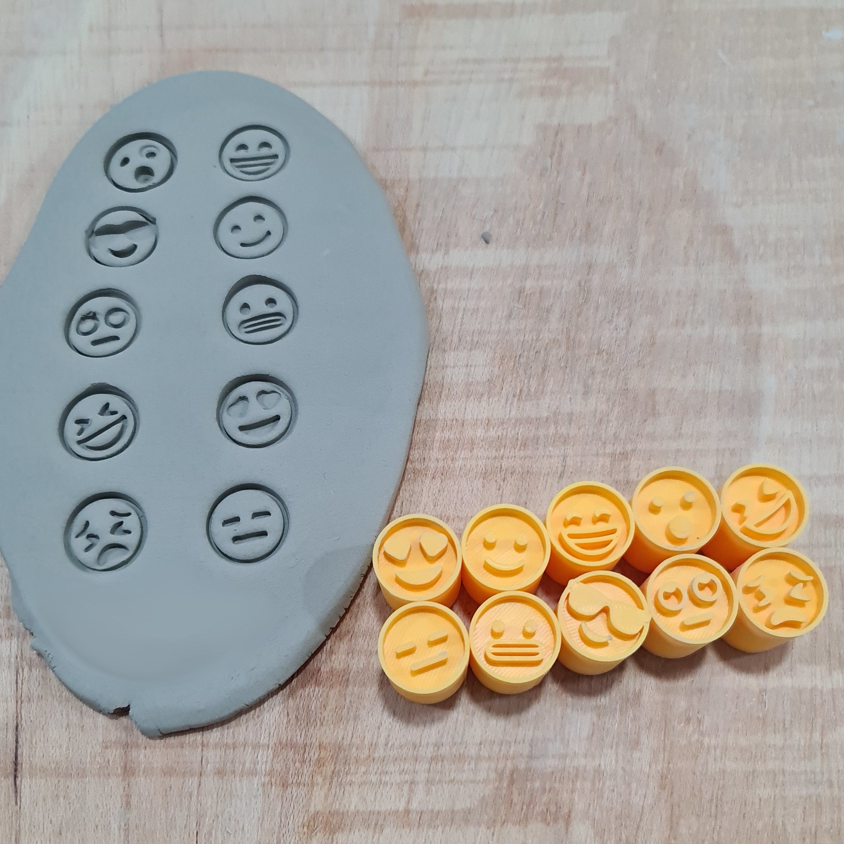 Emoji stamp set (10 pcs)
